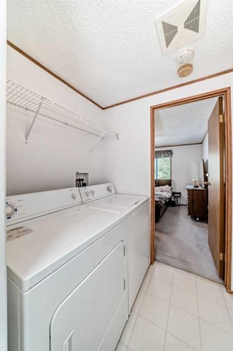300-3223 83 Street Nw, Calgary, AB 