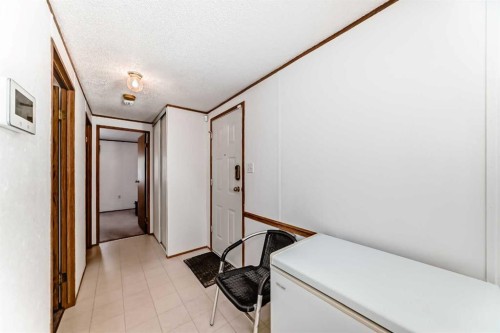 300-3223 83 Street Nw, Calgary, AB 