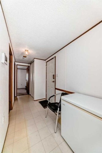 300-3223 83 Street Nw, Calgary, AB 