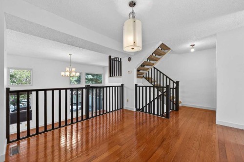 1-185 Woodridge Drive Sw, Calgary, AB 