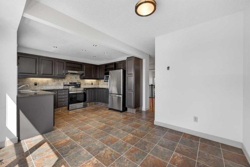 1-185 Woodridge Drive Sw, Calgary, AB 