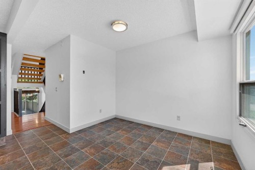 1-185 Woodridge Drive Sw, Calgary, AB 