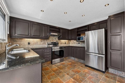 1-185 Woodridge Drive Sw, Calgary, AB 