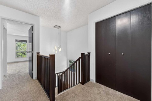 1-185 Woodridge Drive Sw, Calgary, AB 