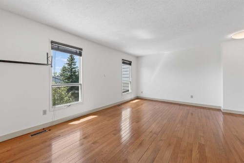1-185 Woodridge Drive Sw, Calgary, AB 