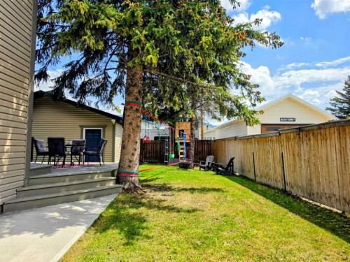 1217 83 Street, Coleman, AB 