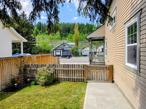 1217 83 Street, Coleman, AB 