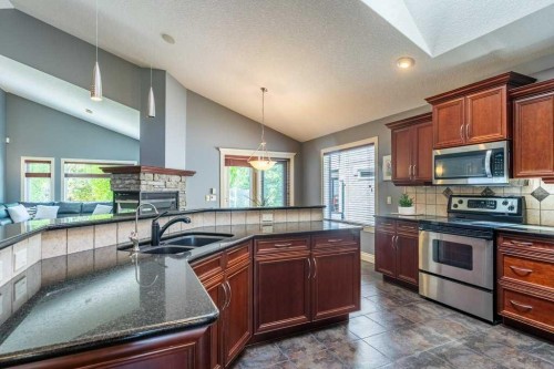 123 Valley Creek Road Nw, Calgary, AB 