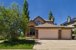 39 Tuscany Glen Place NW Calgary, AB T3L 2T6