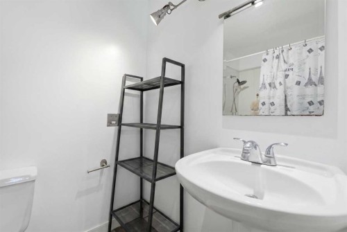 416 Pinemont Gate Ne, Calgary, AB - Indoor Photo Showing Bathroom