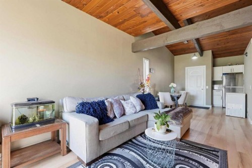 416 Pinemont Gate Ne, Calgary, AB - Indoor Photo Showing Living Room