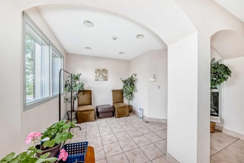 3301-393 Patterson Hill Sw, Calgary, AB - Indoor Photo Showing Other Room