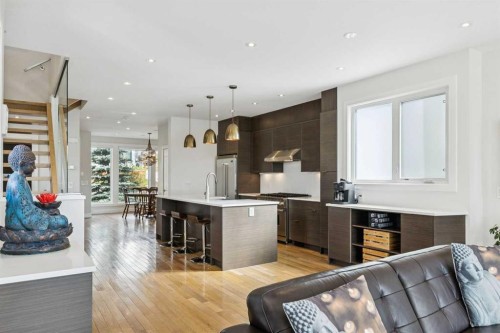 911 Drury Avenue Ne, Calgary, AB - Indoor Photo Showing Kitchen With Upgraded Kitchen