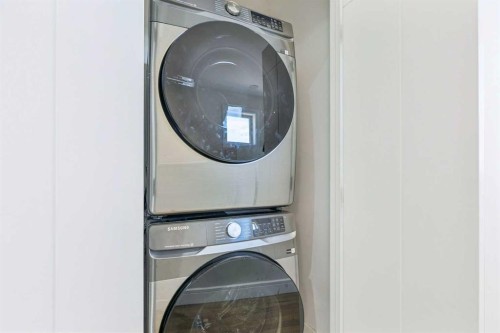 911 Drury Avenue Ne, Calgary, AB - Indoor Photo Showing Laundry Room
