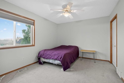 84 Hidden Spring Close Nw, Calgary, AB 