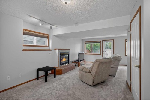 84 Hidden Spring Close Nw, Calgary, AB 