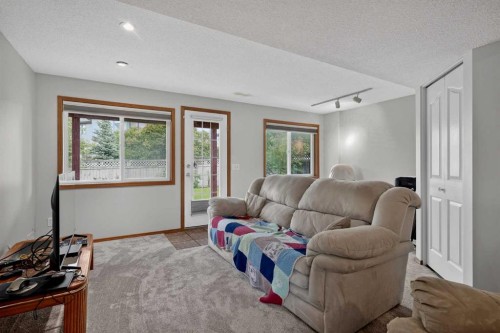 84 Hidden Spring Close Nw, Calgary, AB 