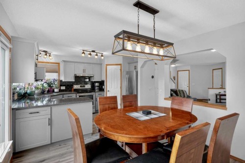 84 Hidden Spring Close Nw, Calgary, AB 