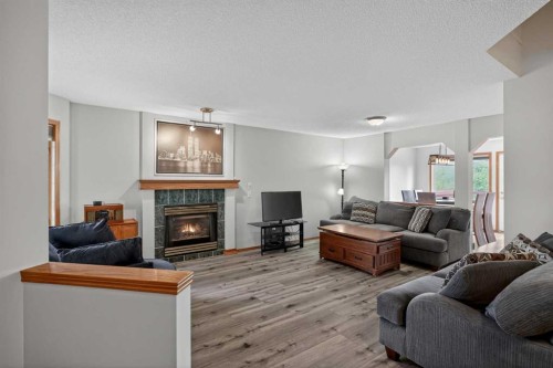 84 Hidden Spring Close Nw, Calgary, AB 