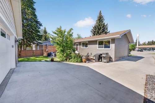 10020 Oakfield Drive Sw, Calgary, AB 