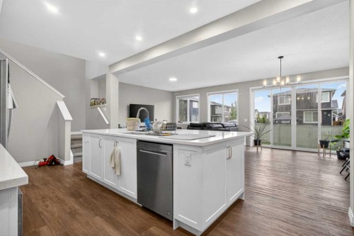 23 Red Sky Manor, Calgary, AB - Indoor Photo Showing Kitchen
