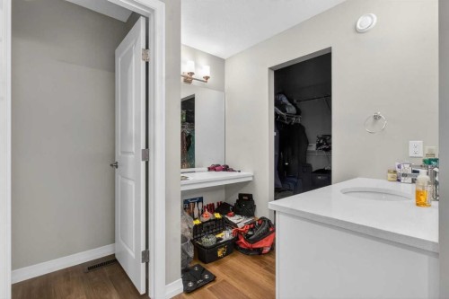 23 Red Sky Manor, Calgary, AB - Indoor Photo Showing Bathroom