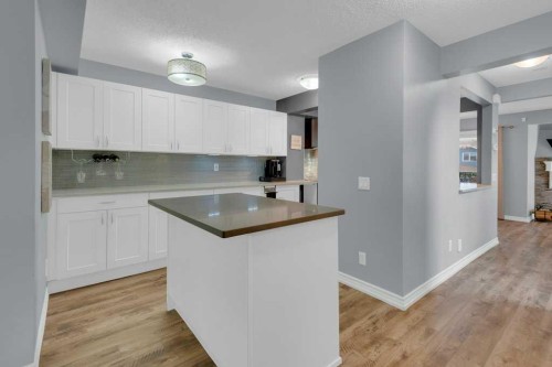 11 Stradwick Place Sw, Calgary, AB 