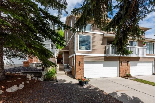 11 Stradwick Place Sw, Calgary, AB 