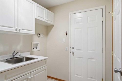 69 Chaparral Villas Se, Calgary, AB - Indoor Photo Showing Laundry Room