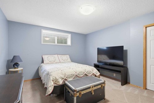 69 Chaparral Villas Se, Calgary, AB - Indoor Photo Showing Bedroom