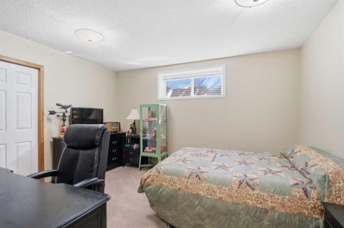 69 Chaparral Villas Se, Calgary, AB - Indoor Photo Showing Bedroom