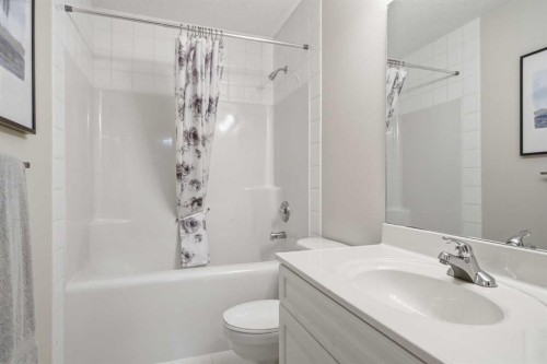 69 Chaparral Villas Se, Calgary, AB - Indoor Photo Showing Bathroom
