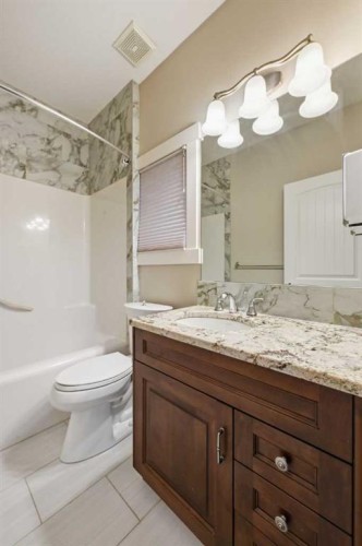 5 Aspen Meadows Park Sw, Calgary, AB 