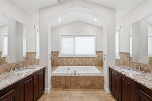 5 Aspen Meadows Park Sw, Calgary, AB 