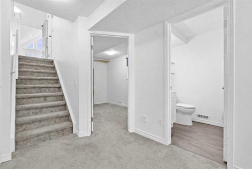 6509 68 Street Ne, Calgary, AB 