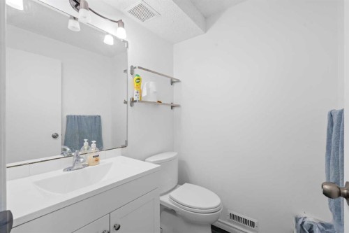6509 68 Street Ne, Calgary, AB 