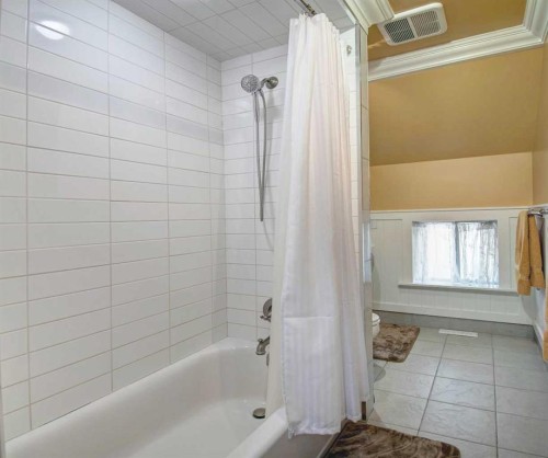 294 Southampton Drive Sw, Calgary, AB - Indoor Photo Showing Bathroom