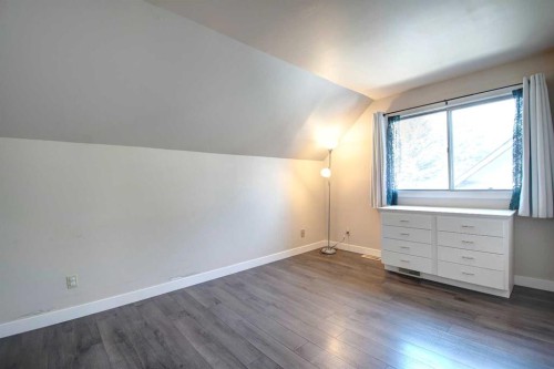 294 Southampton Drive Sw, Calgary, AB - Indoor Photo Showing Other Room