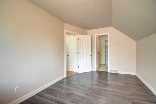 294 Southampton Drive Sw, Calgary, AB - Indoor Photo Showing Other Room