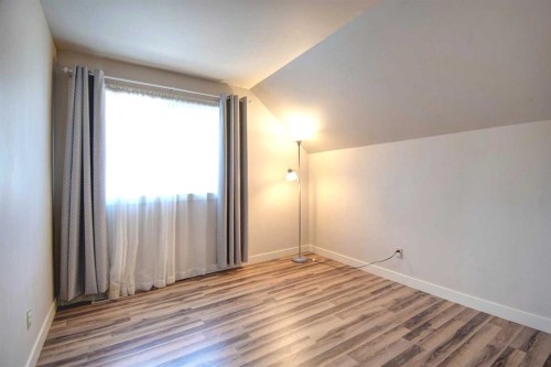 294 Southampton Drive Sw, Calgary, AB - Indoor Photo Showing Other Room