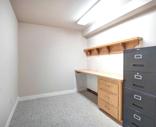 294 Southampton Drive Sw, Calgary, AB - Indoor Photo Showing Other Room