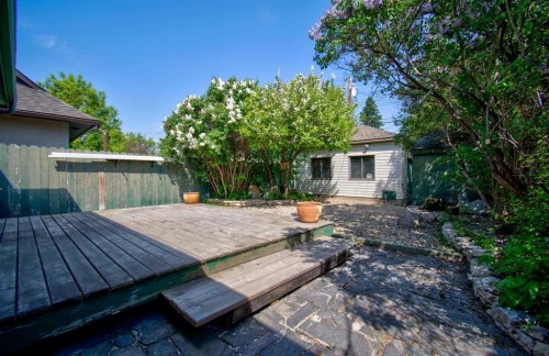 294 Southampton Drive Sw, Calgary, AB - Outdoor With Deck Patio Veranda
