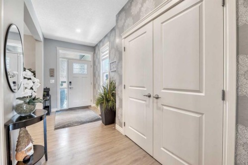 19 Crestbrook Link Sw, Calgary, AB 