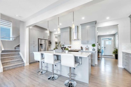 19 Crestbrook Link Sw, Calgary, AB 