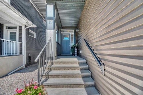 19 Crestbrook Link Sw, Calgary, AB 