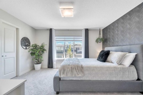 19 Crestbrook Link Sw, Calgary, AB 