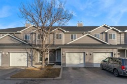 256 Taracove Place  Calgary, AB T3J 4T4