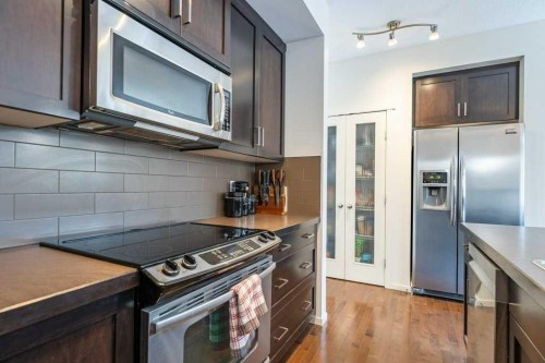 13 Mahogany Terrace Se, Calgary, AB - Indoor Photo Showing Kitchen