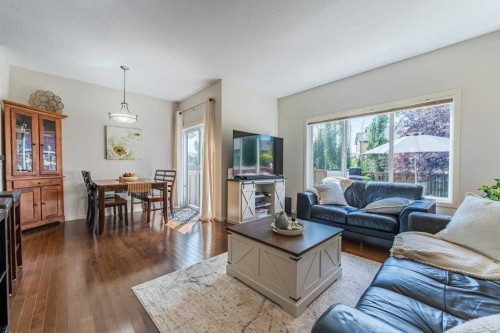 13 Mahogany Terrace Se, Calgary, AB - Indoor Photo Showing Living Room
