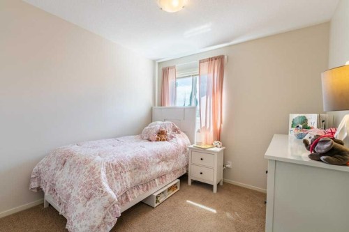 13 Mahogany Terrace Se, Calgary, AB - Indoor Photo Showing Bedroom